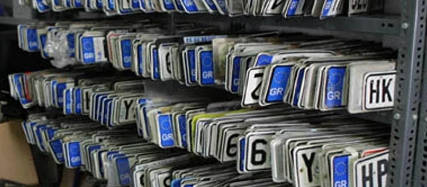 Θεσσαλονίκη: Επιστρέφονται άμεσα όλες οι πινακίδες από τη δημοτική αστυνομία